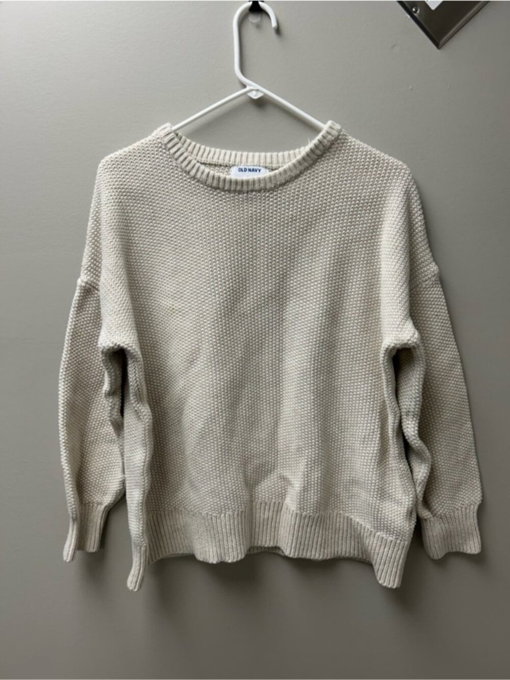 Old Navy Women’s Beige‎ Knit Crewneck Sweater